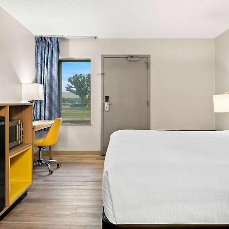 Days Inn & Suites By Wyndham Уоррен Экстерьер фото
