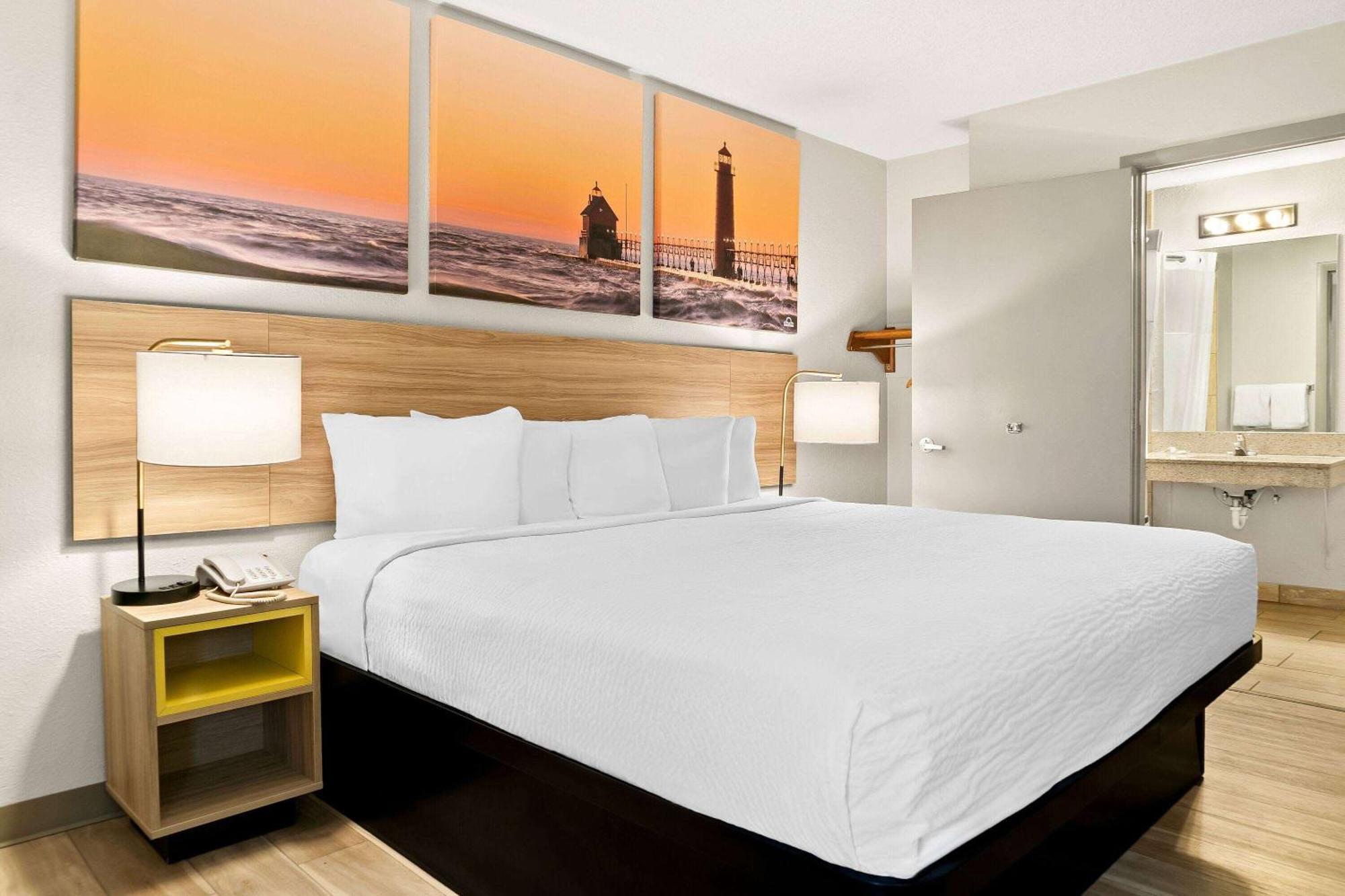 Days Inn & Suites By Wyndham Уоррен Экстерьер фото