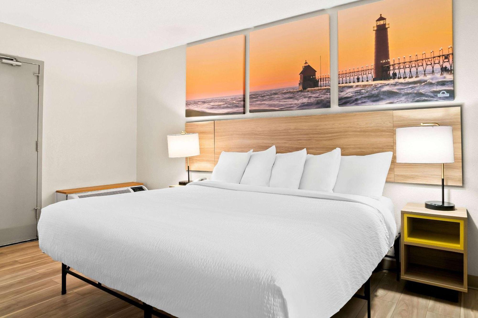 Days Inn & Suites By Wyndham Уоррен Экстерьер фото