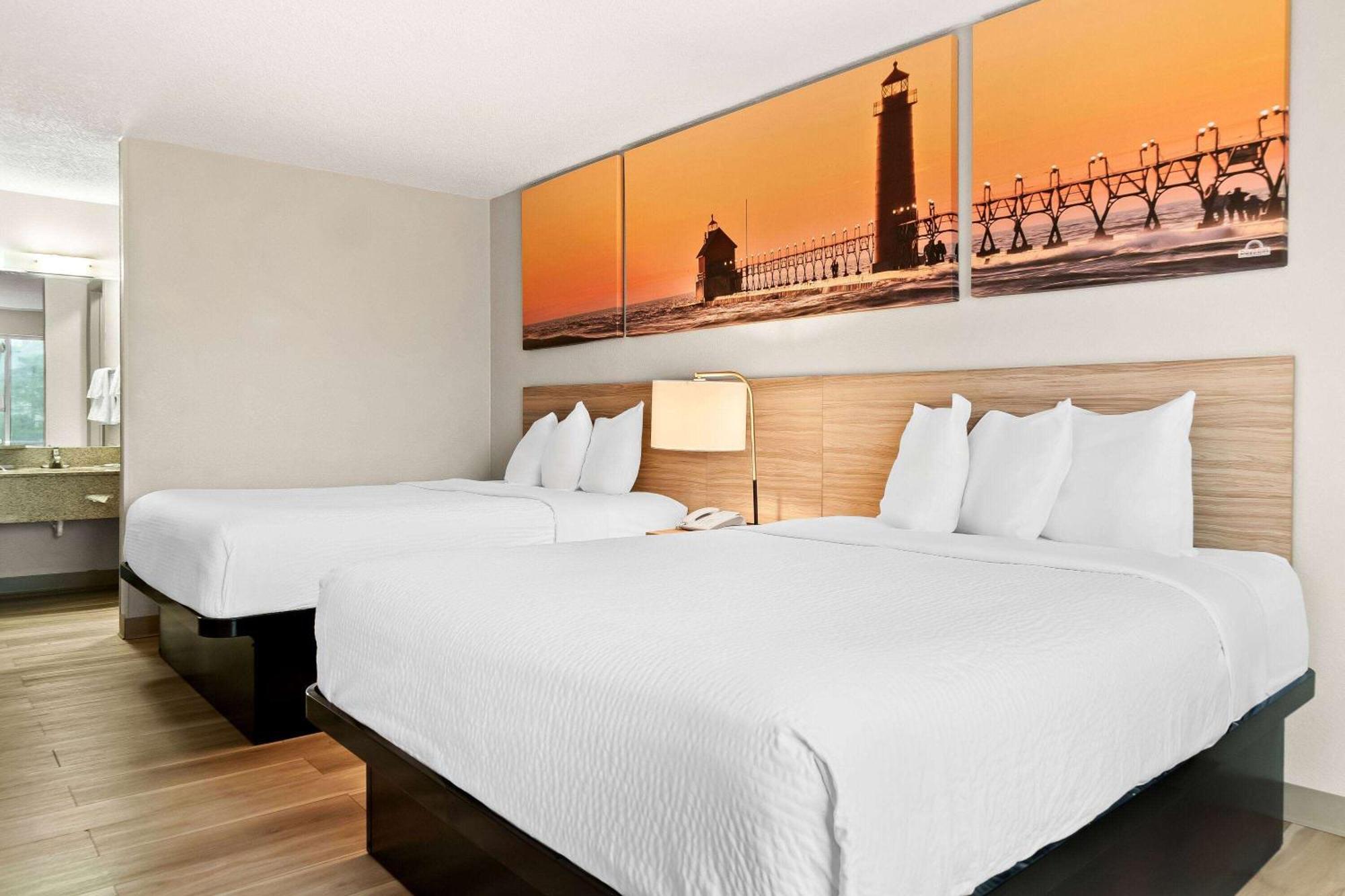 Days Inn & Suites By Wyndham Уоррен Экстерьер фото